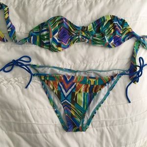 Size M strapless bikini top with cheeky bottoms!